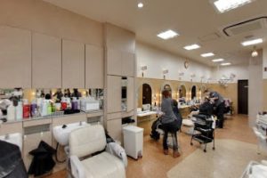 理容プラージュ アクロスプラザ鈴鹿店 – 鈴鹿市